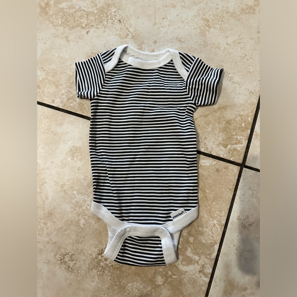 7 ❗️NB Gerber/Carter Onsies - Picture 7 of 7